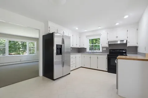 58 Cottage Road Kensington NH 03833