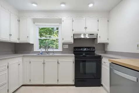 58 Cottage Road Kensington NH 03833
