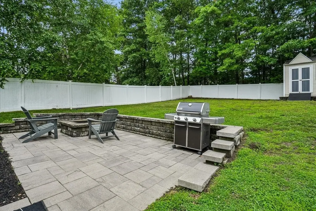 325 Wellington Hill Road Manchester NH 03104