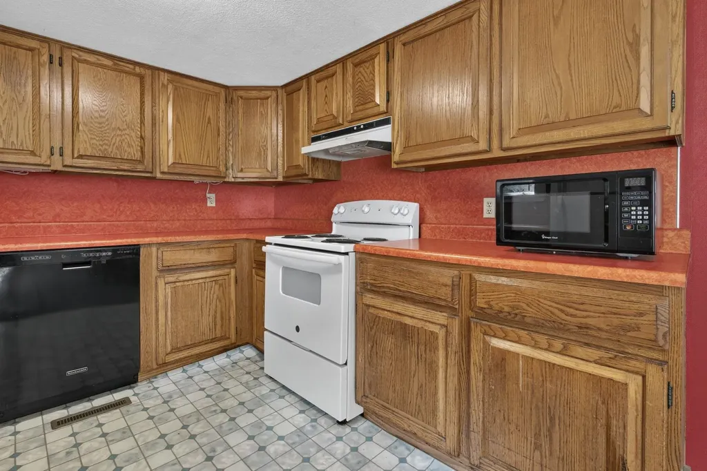 56 Beaver Lake Avenue Derry NH 03038