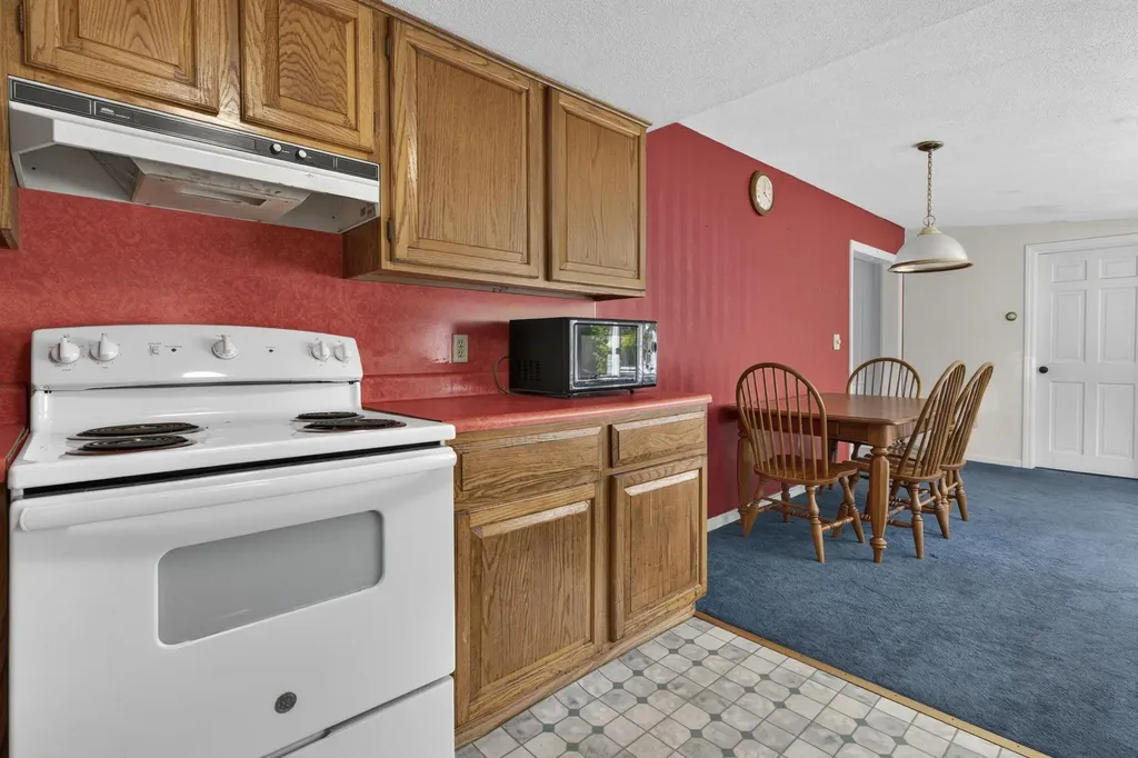 56 Beaver Lake Avenue Derry NH 03038
