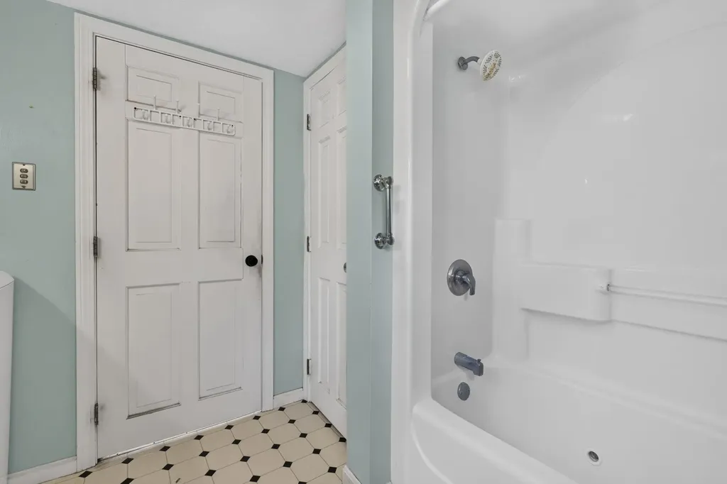 56 Beaver Lake Avenue Derry NH 03038