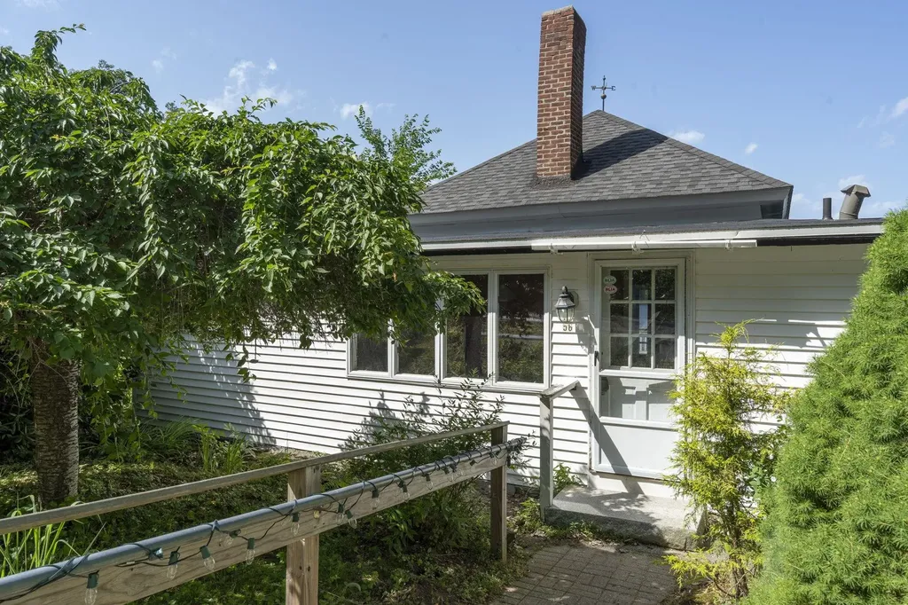 56 Beaver Lake Avenue Derry NH 03038