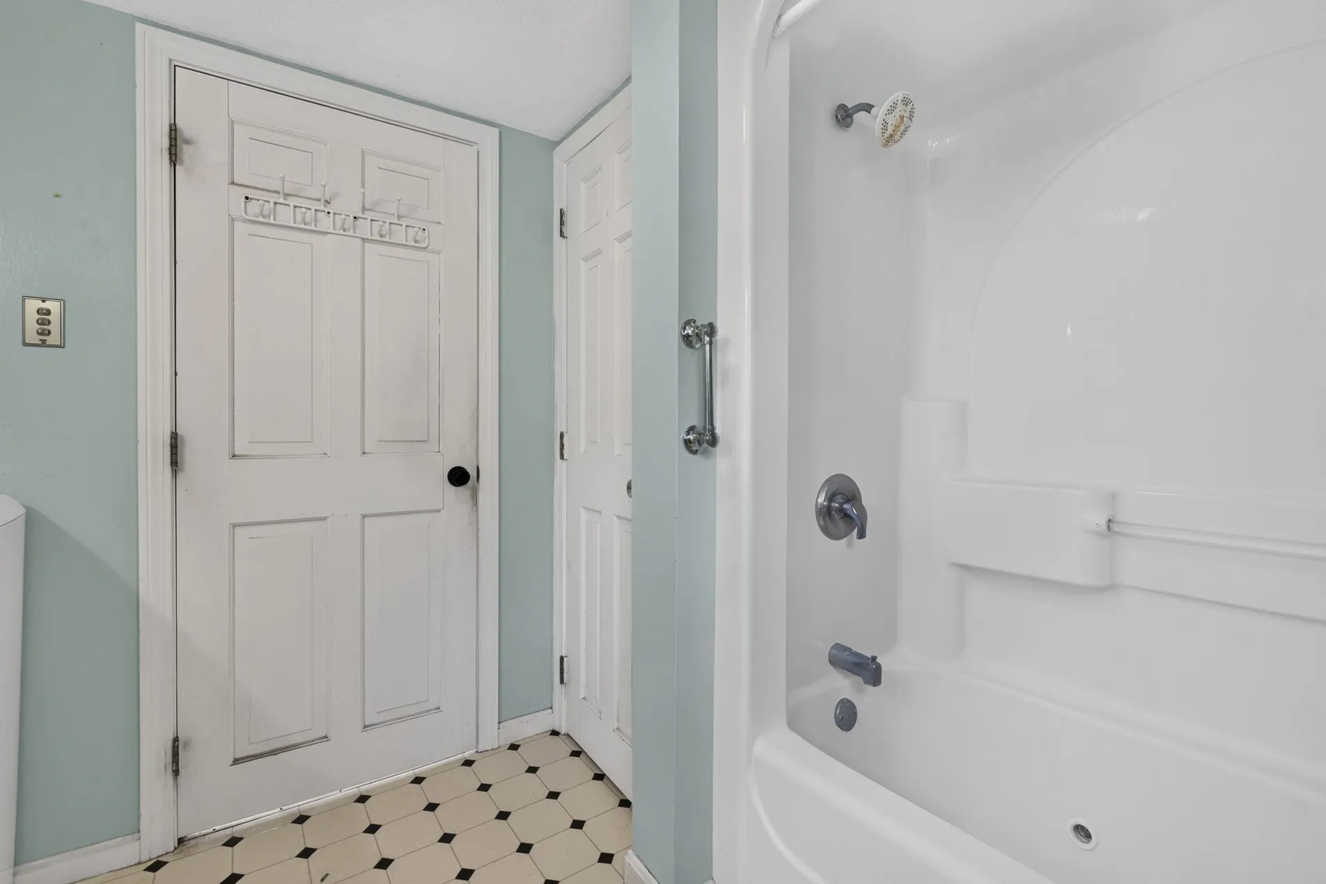 56 Beaver Lake Avenue Derry NH 03038