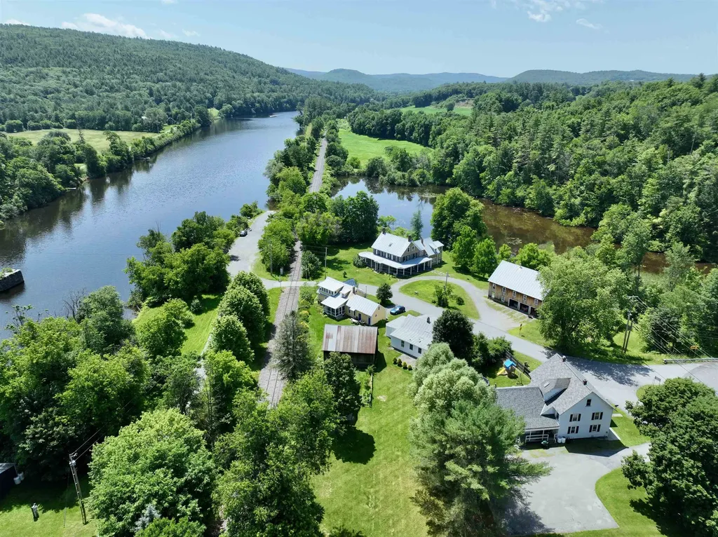 39 Bridge Road Thetford VT 05074