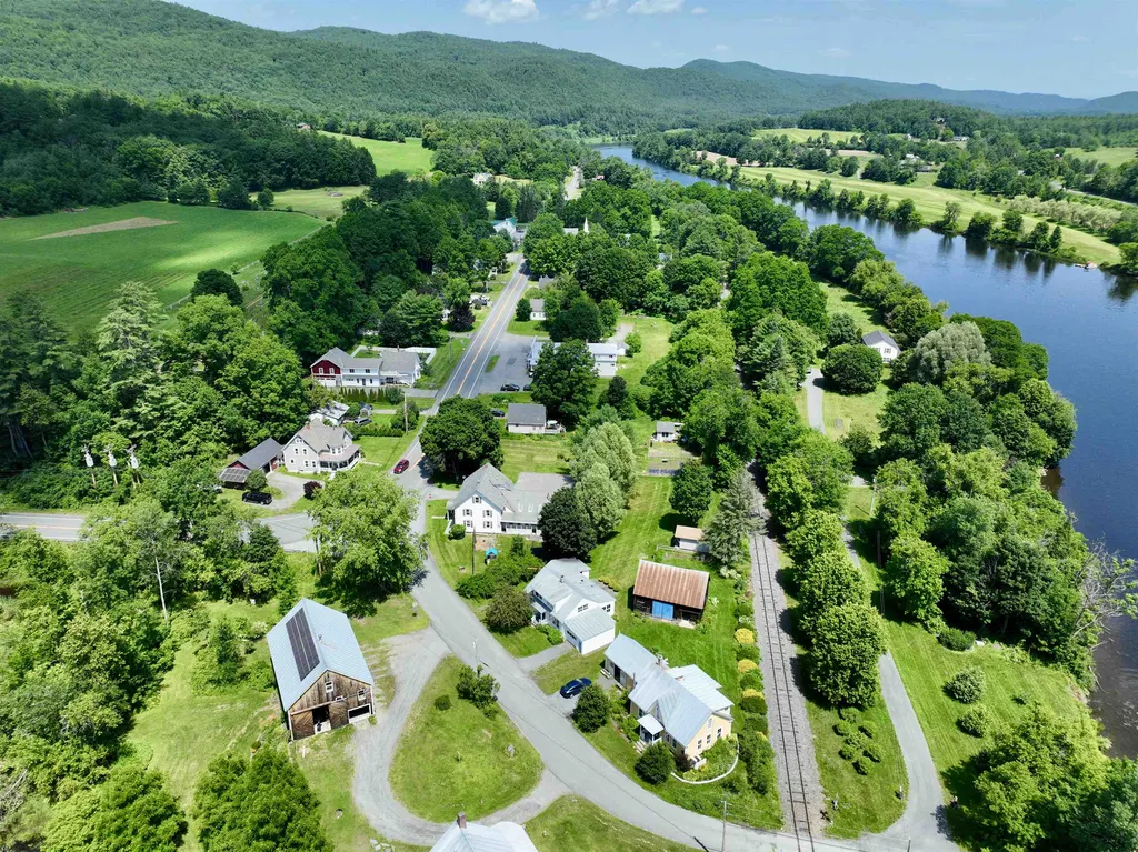39 Bridge Road Thetford VT 05074