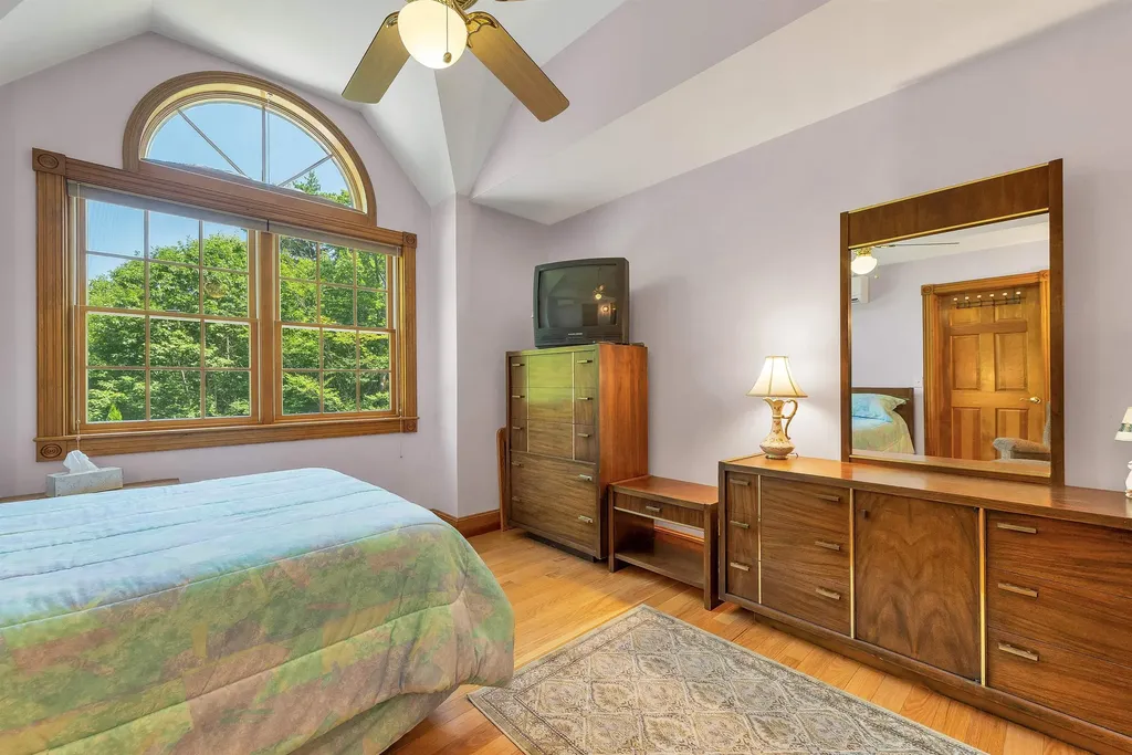 32 Winona Shores Road Meredith NH 03253
