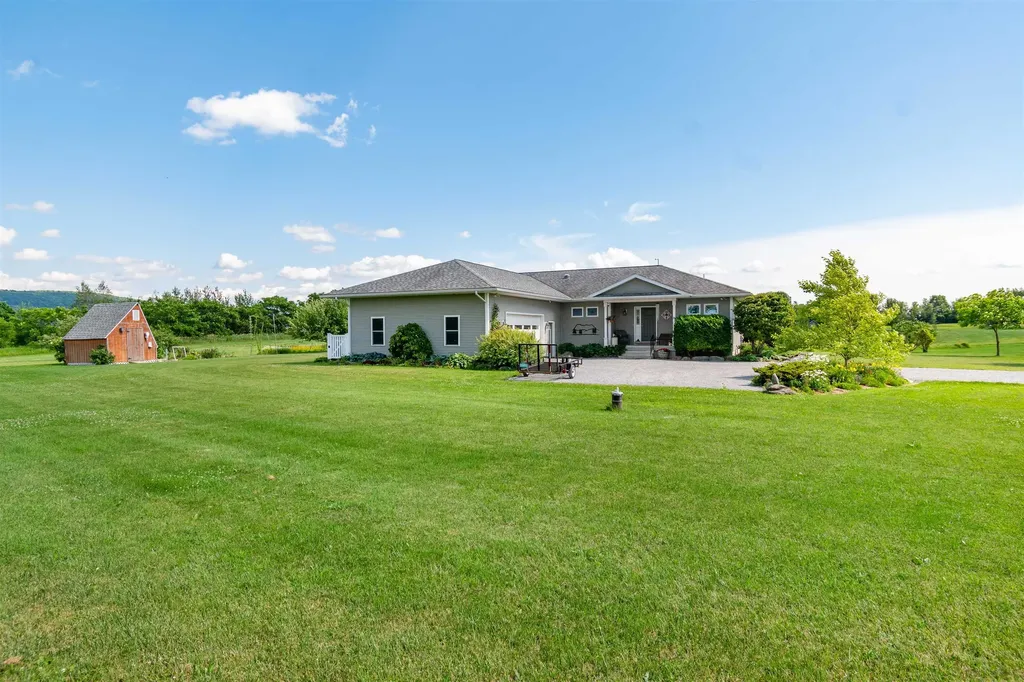 25 Mansfield View Drive Georgia VT 05478