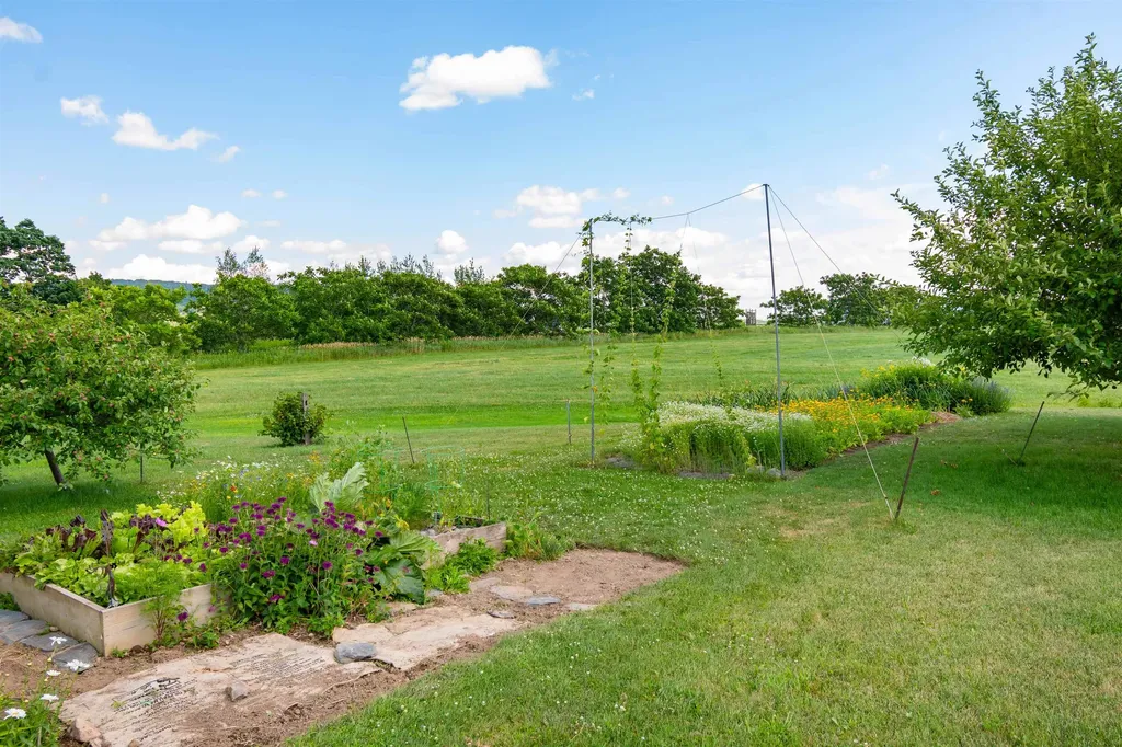 25 Mansfield View Drive Georgia VT 05478