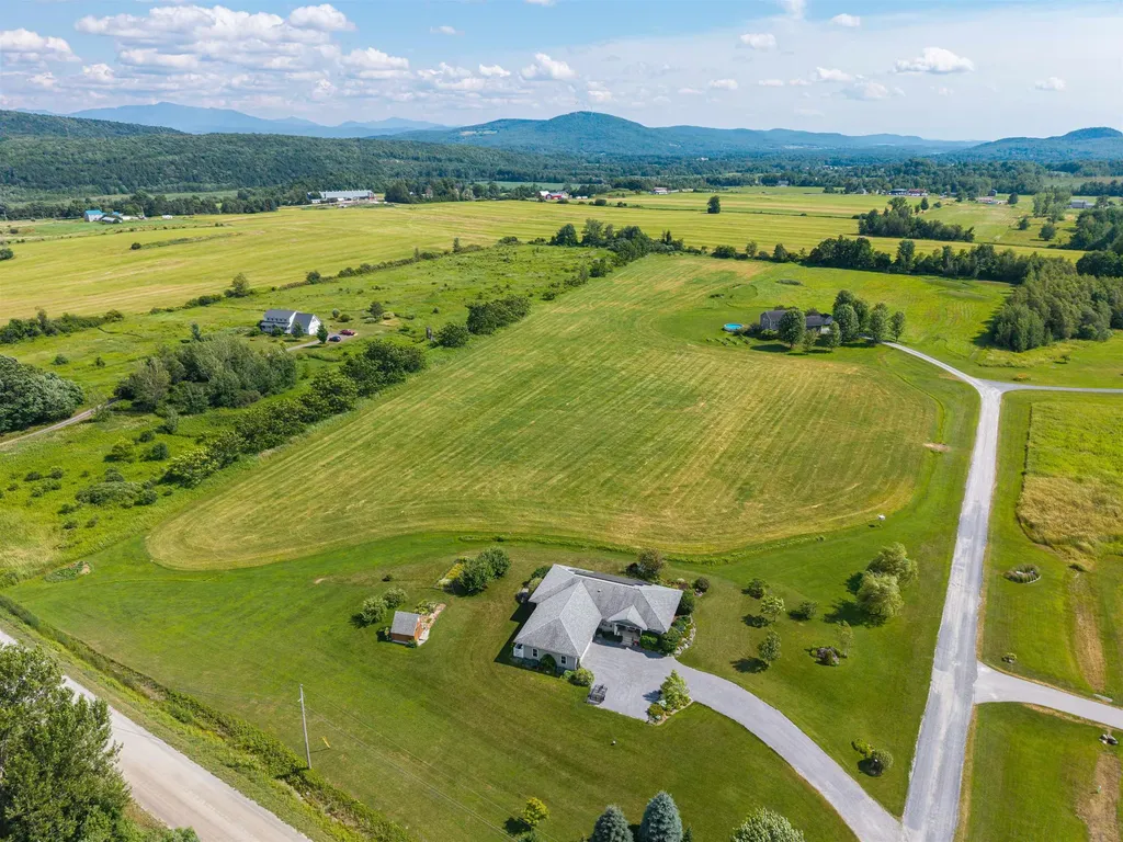 25 Mansfield View Drive Georgia VT 05478
