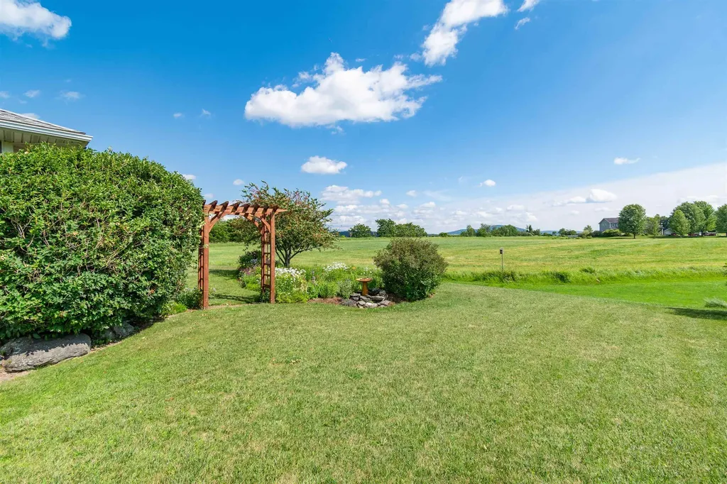 25 Mansfield View Drive Georgia VT 05478