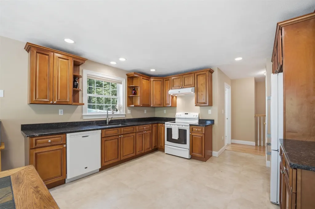 23 Atkinson Road Salem NH 03079