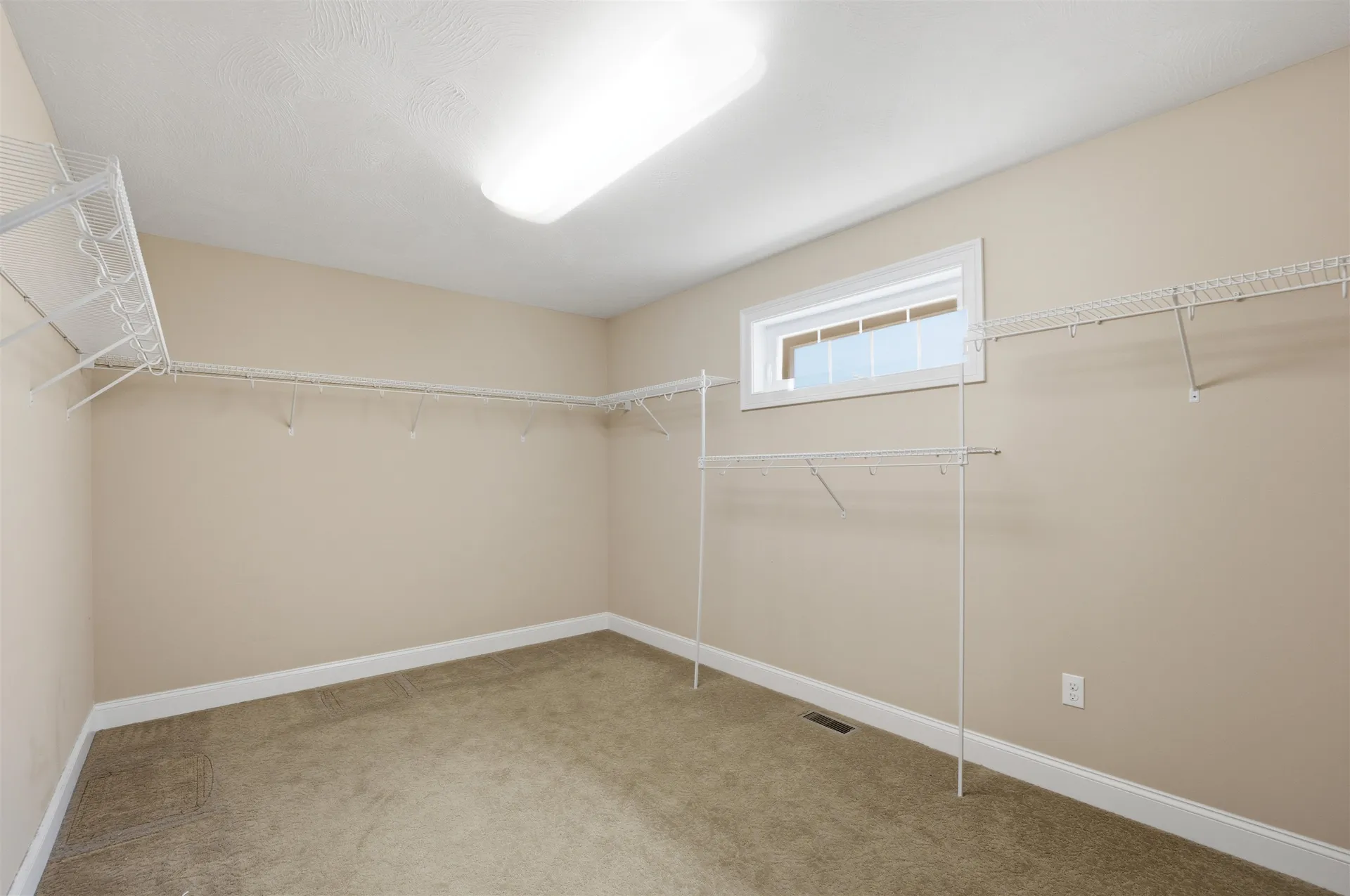 23 Atkinson Road Salem NH 03079