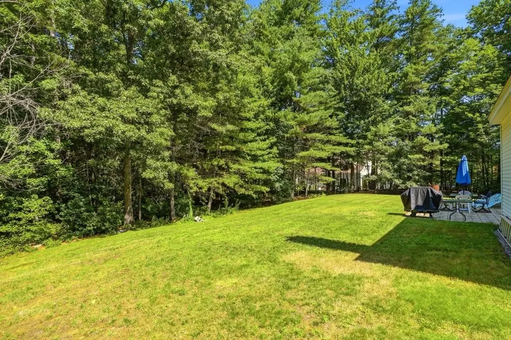 6 Hickory Hill Road Pelham NH 03076