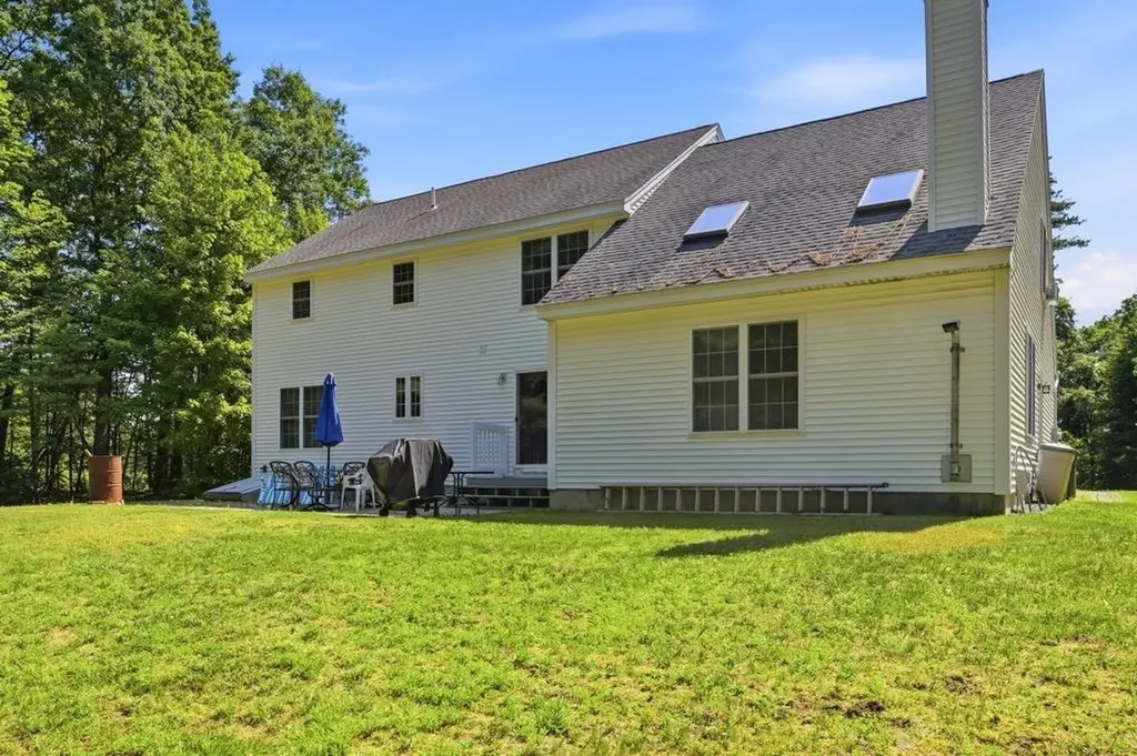 6 Hickory Hill Road Pelham NH 03076
