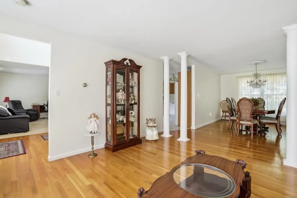 6 Hickory Hill Road Pelham NH 03076