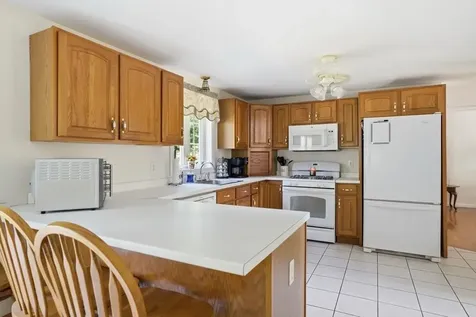6 Hickory Hill Road Pelham NH 03076