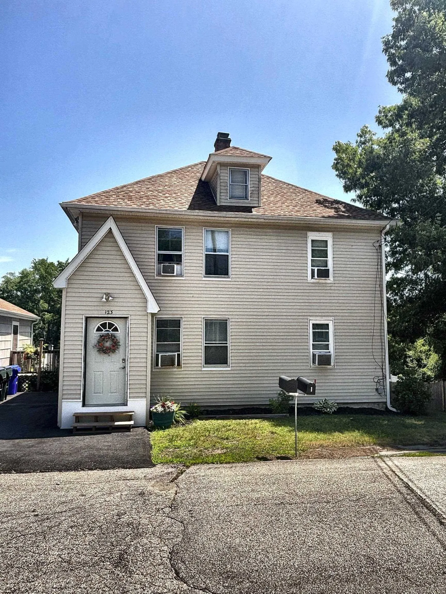 123 Watts Street Manchester NH 03104