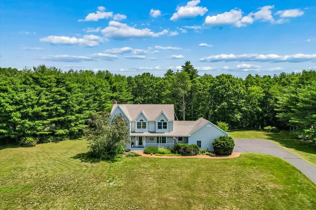 106 Gorham Pond Road Goffstown NH 03045