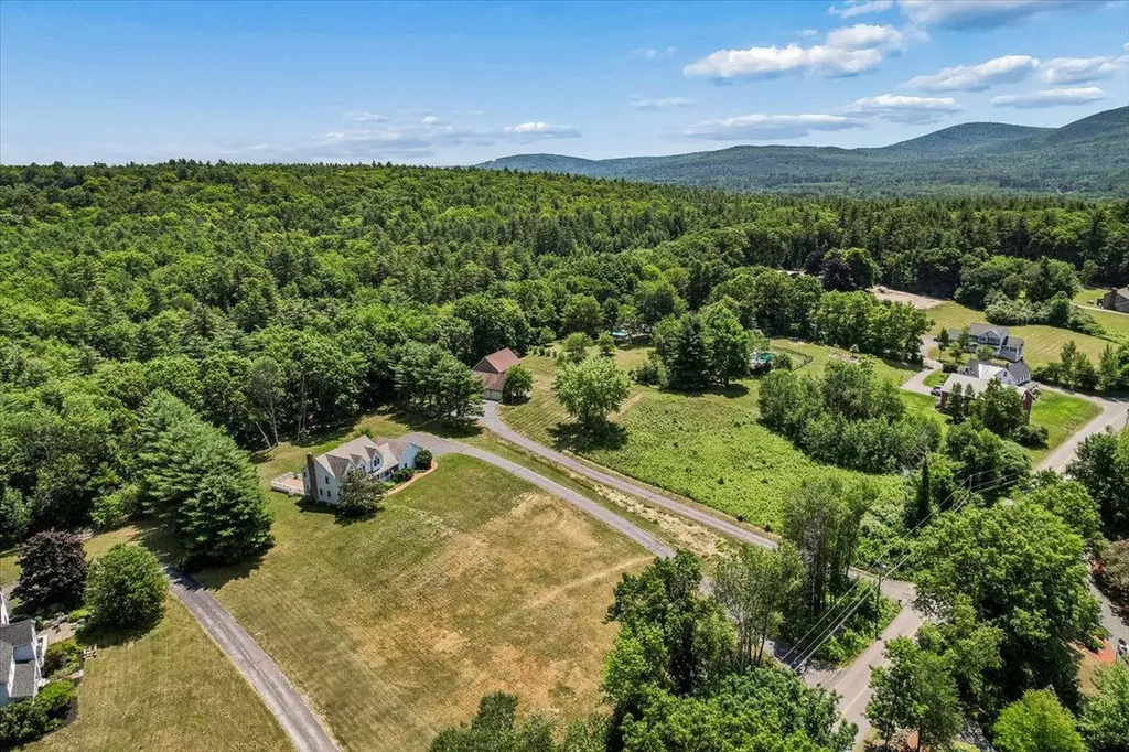 106 Gorham Pond Road Goffstown NH 03045