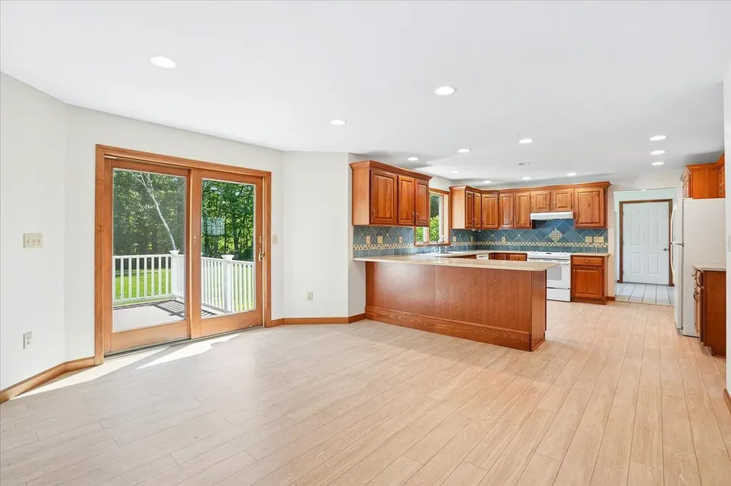 106 Gorham Pond Road Goffstown NH 03045