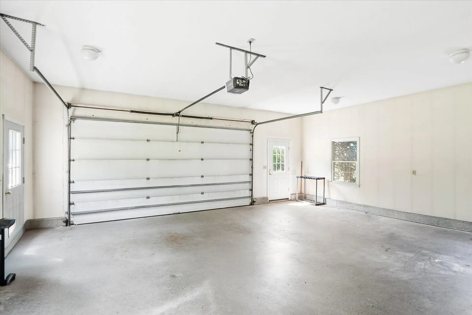 106 Gorham Pond Road Goffstown NH 03045