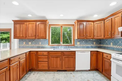 106 Gorham Pond Road Goffstown NH 03045