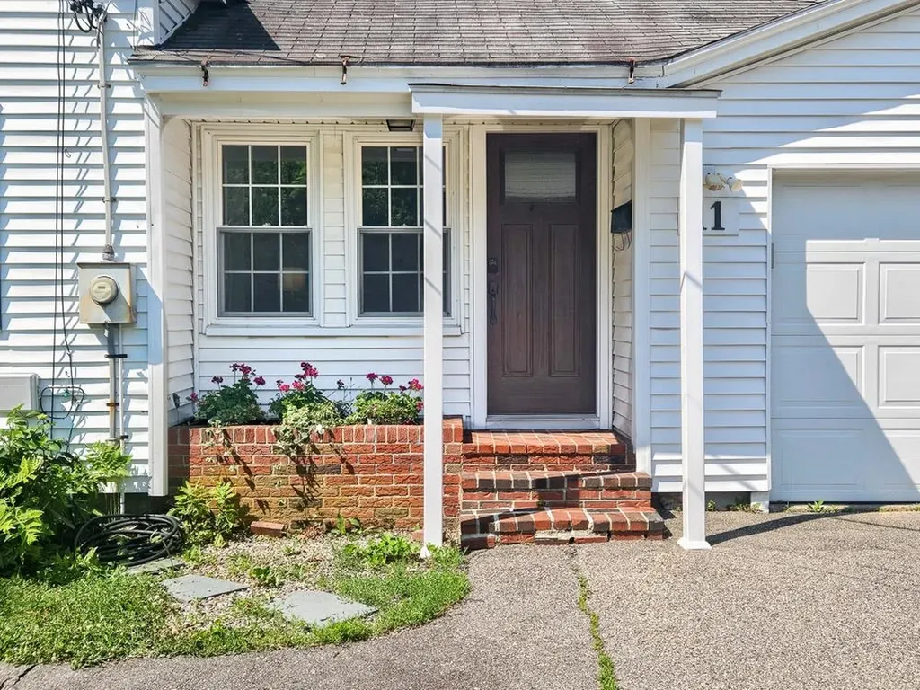 11 Nash Parkway Somersworth NH 03878