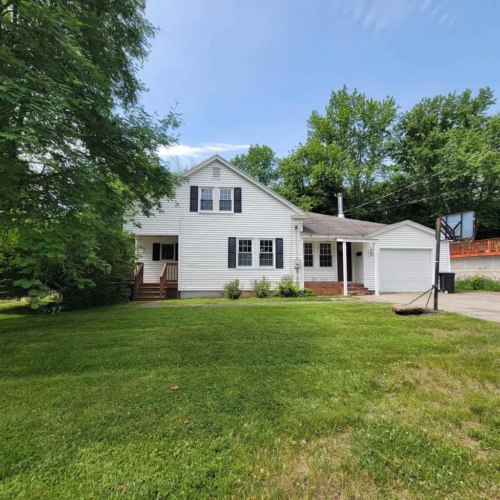 11 Nash Parkway Somersworth NH 03878