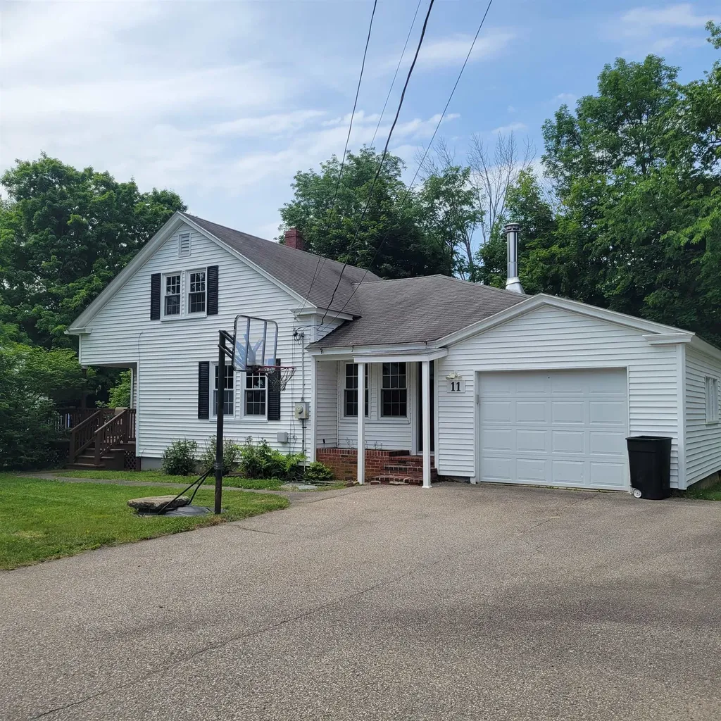 11 Nash Parkway Somersworth NH 03878