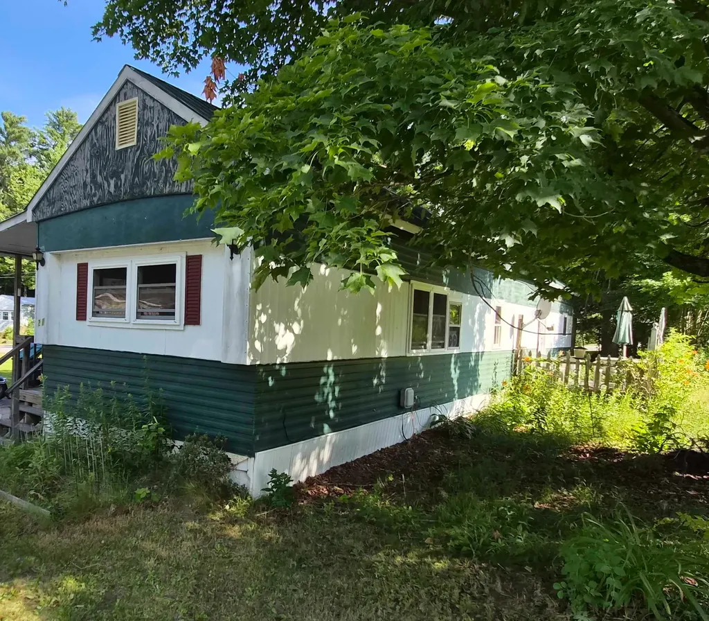 21 Quinn Street Tilton NH 03276