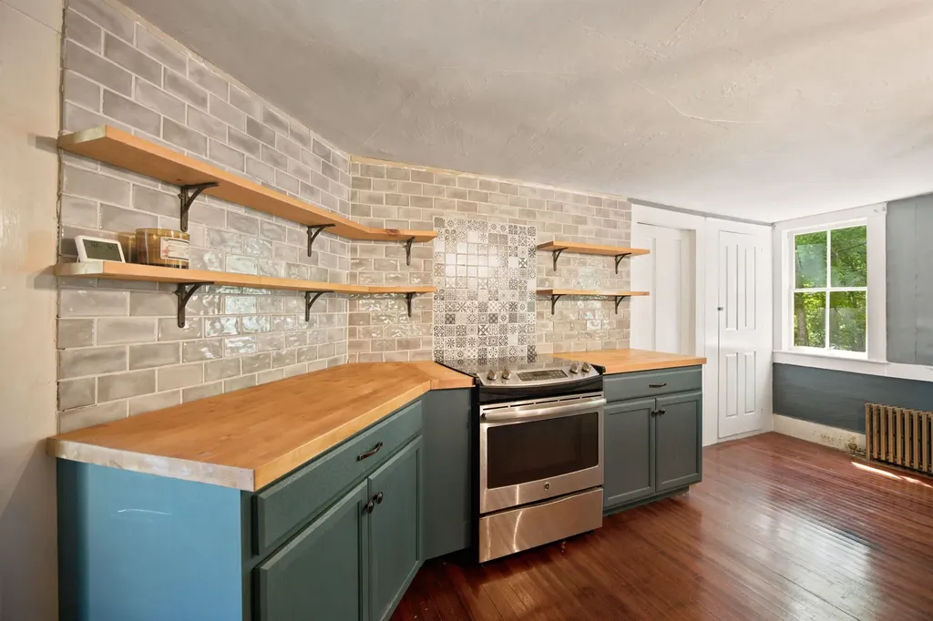 131 Waterloo Street Warner NH 03278