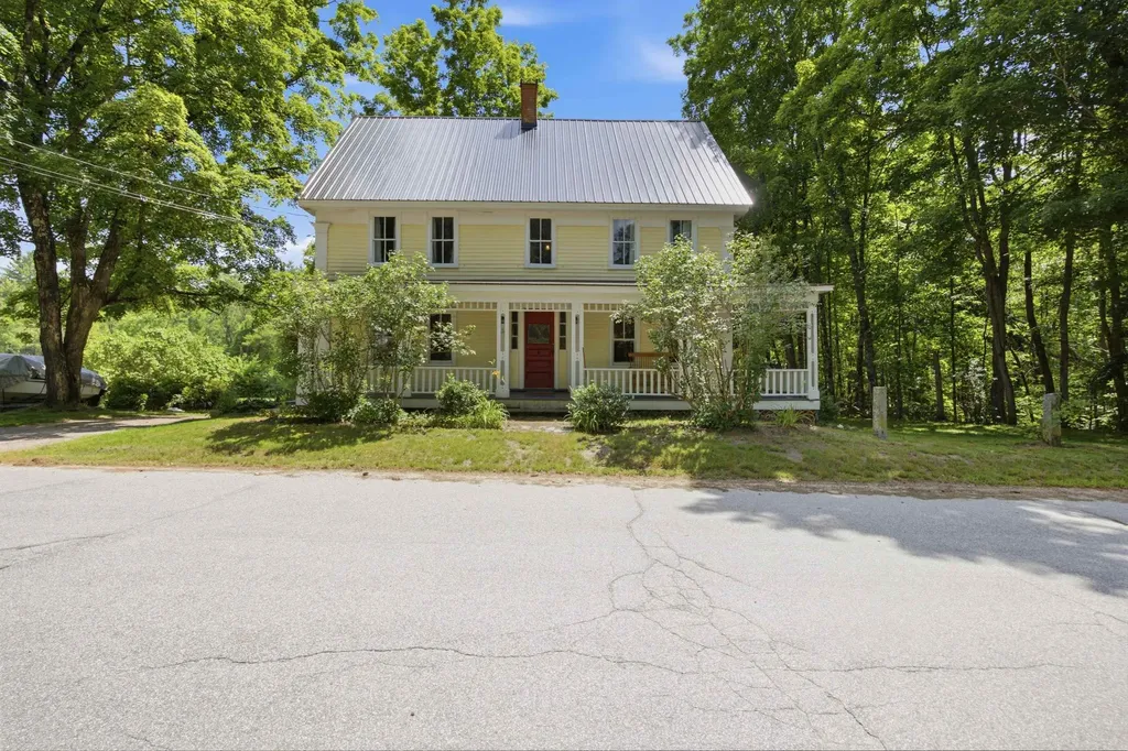 131 Waterloo Street Warner NH 03278