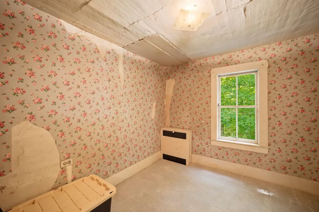 131 Waterloo Street Warner NH 03278