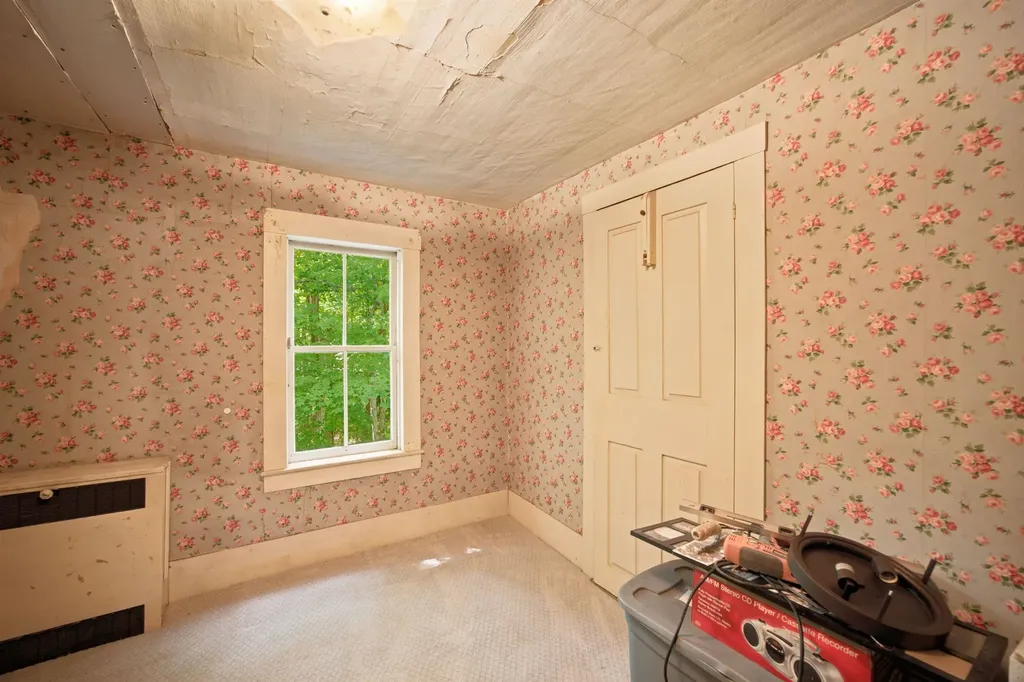 131 Waterloo Street Warner NH 03278