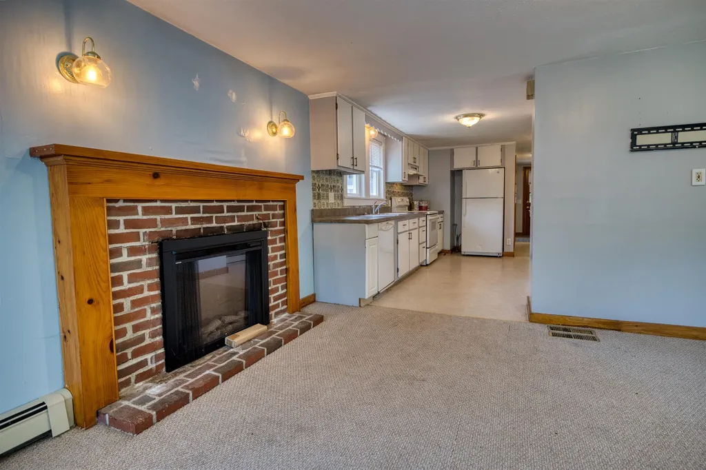 23 Riverlake Street Alton NH 03810