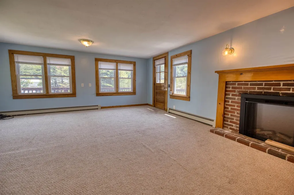 23 Riverlake Street Alton NH 03810
