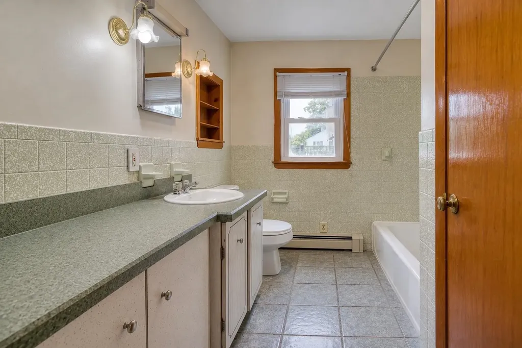23 Riverlake Street Alton NH 03810