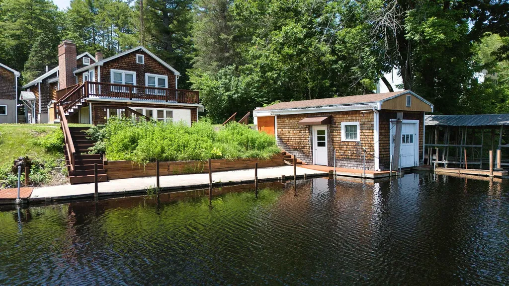 23 Riverlake Street Alton NH 03810