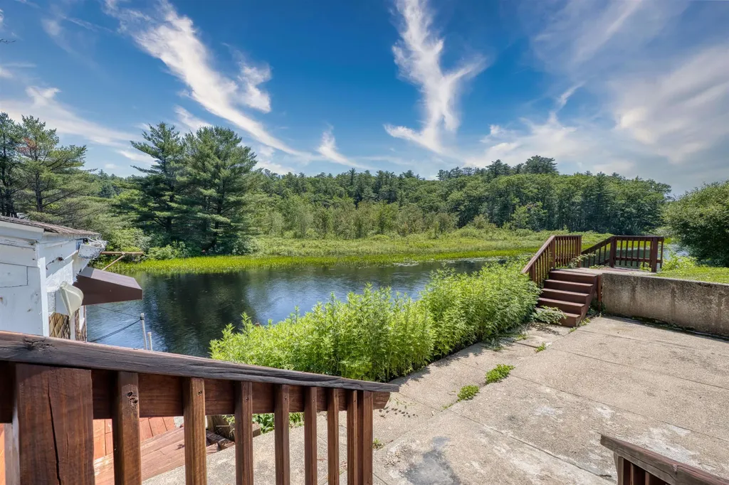 23 Riverlake Street Alton NH 03810