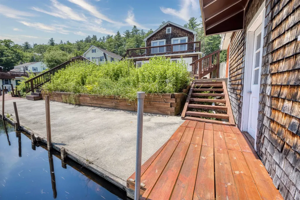 23 Riverlake Street Alton NH 03810