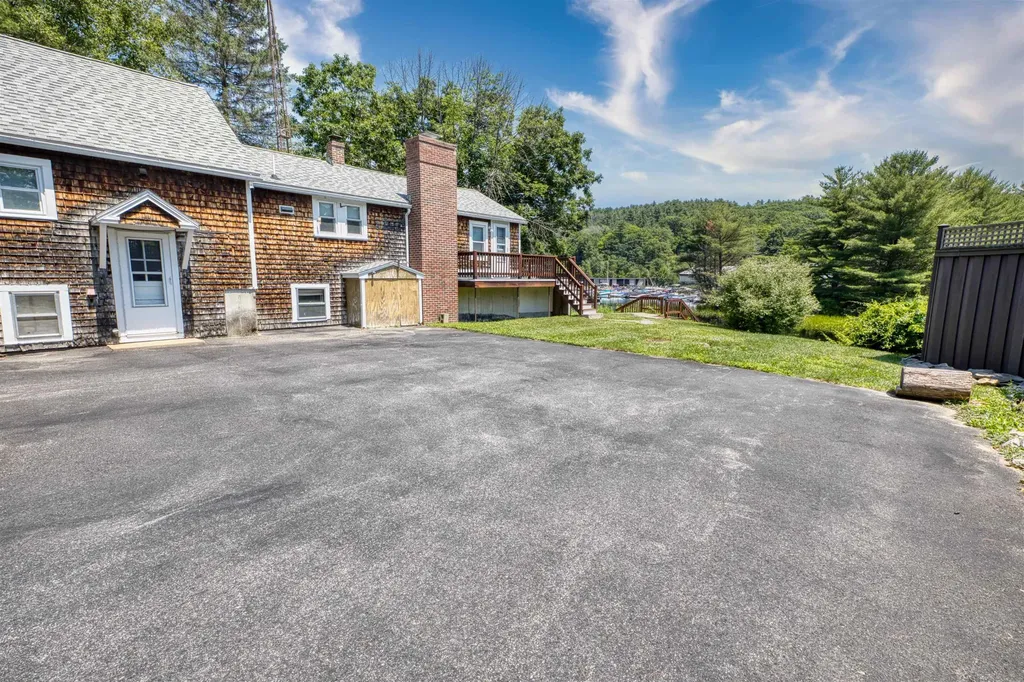23 Riverlake Street Alton NH 03810