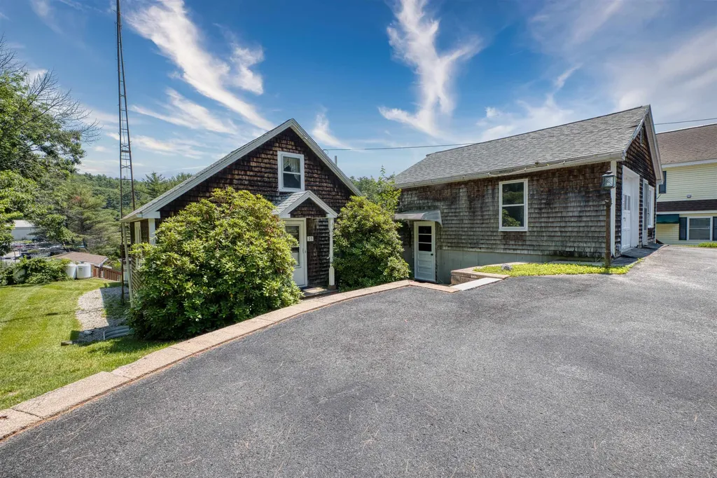 23 Riverlake Street Alton NH 03810