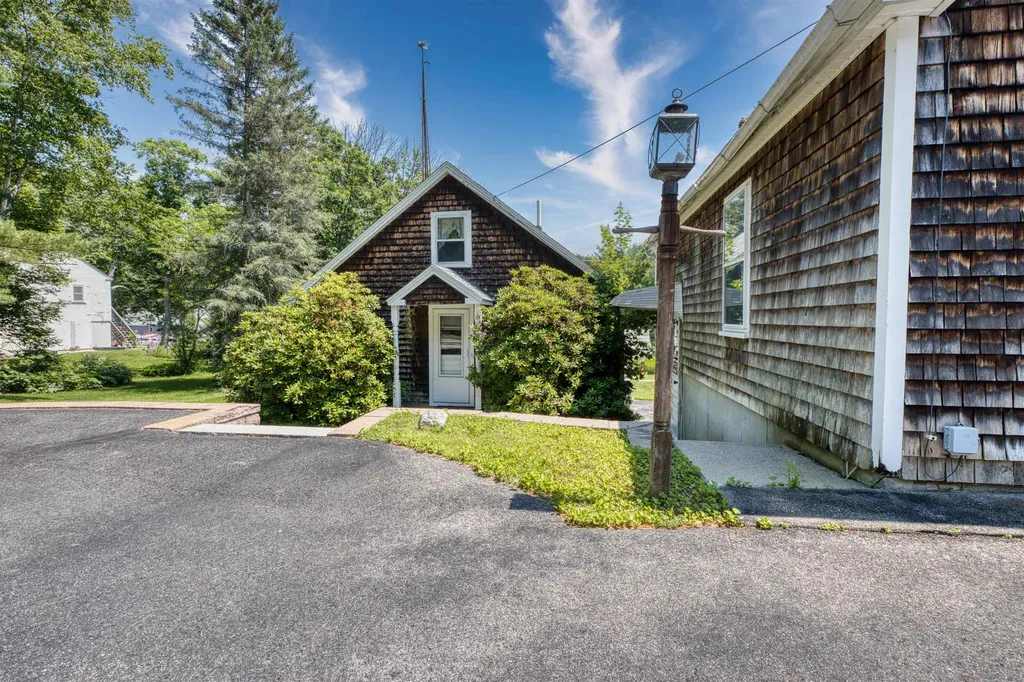 23 Riverlake Street Alton NH 03810