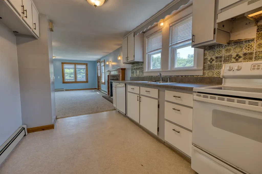 23 Riverlake Street Alton NH 03810