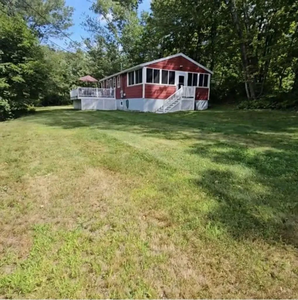 12 Beach Street Alton NH 03810