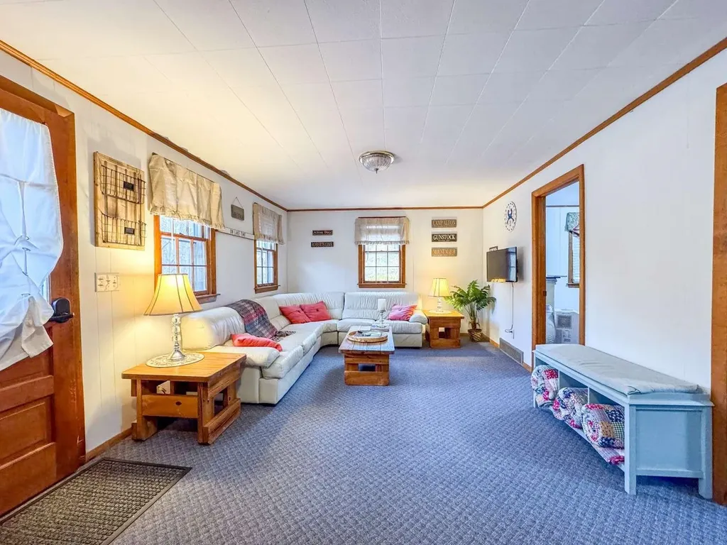 12 Beach Street Alton NH 03810
