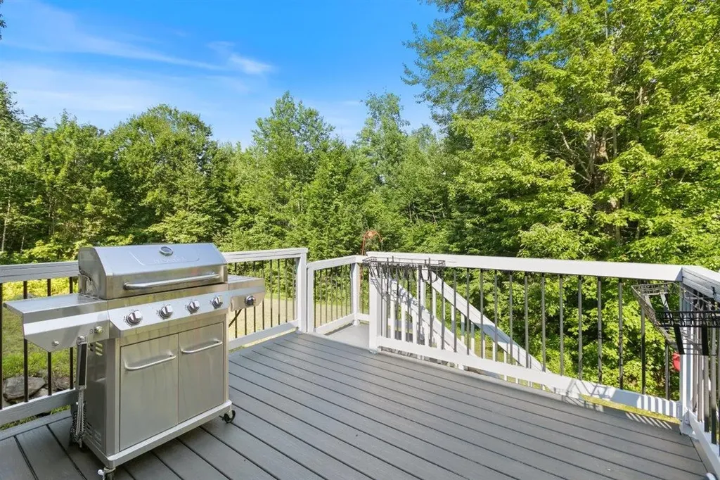 45 Phillips Road Sandown NH 03873
