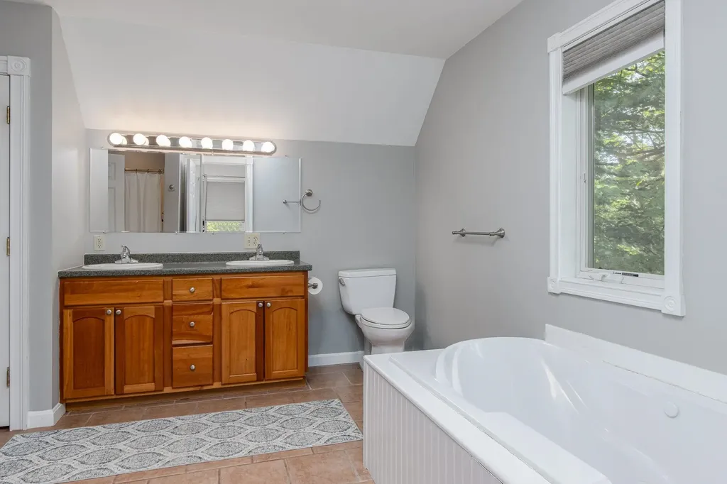 4 Bear Drive Enfield NH 03748