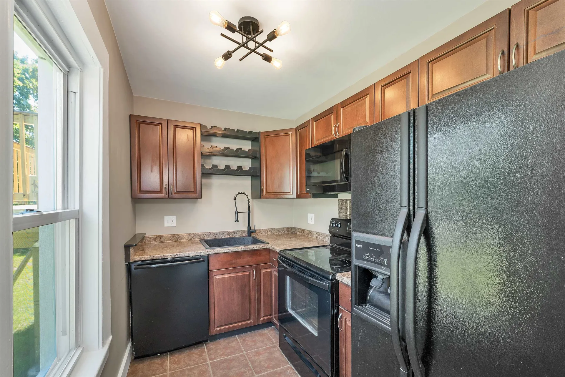 16 Brook Street Derry NH 03038